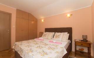 Гостевой дом Cicvaric rooms Вирпазар Семейный номер с балконом-4